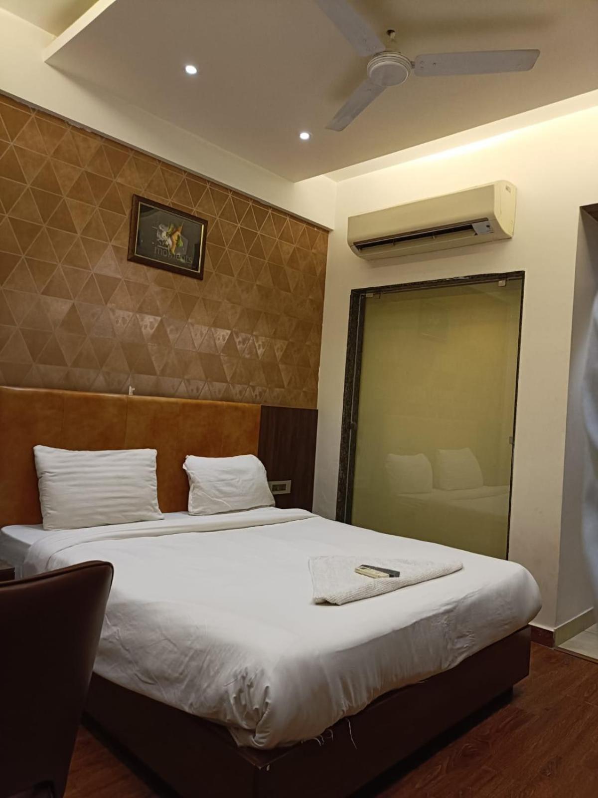 Hotel Parklane Agra (Uttar Pradesh) Buitenkant foto