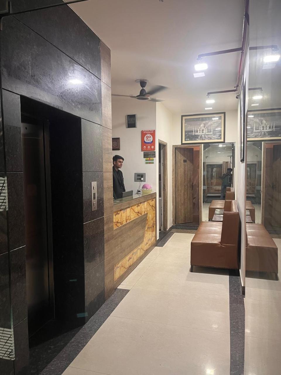 Hotel Parklane Agra (Uttar Pradesh) Buitenkant foto